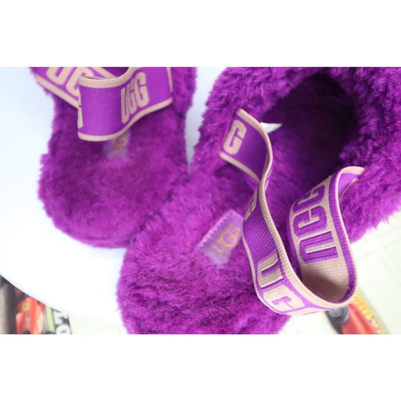 The UGG Fluff Yeah Slide (1097169) is a women's sandal  siz us 12 - Picture 9 of 10